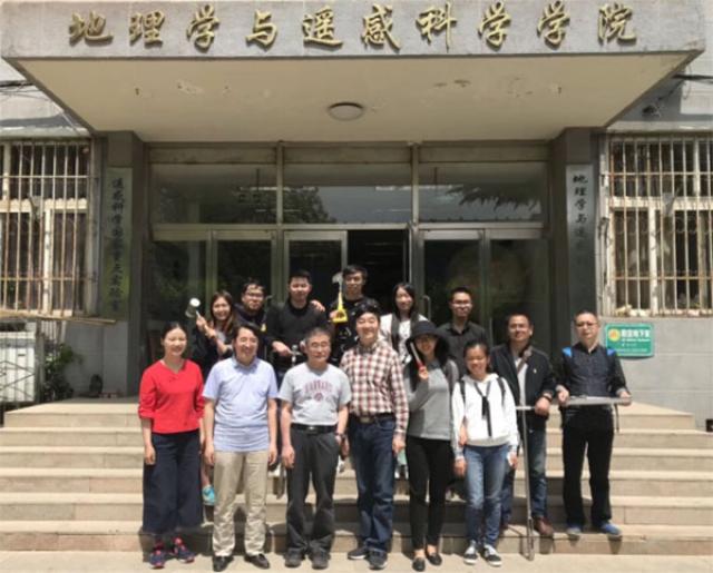 20180519-3-清华大学建筑学院学生来博彩网址
参加土壤学实习292.jpg